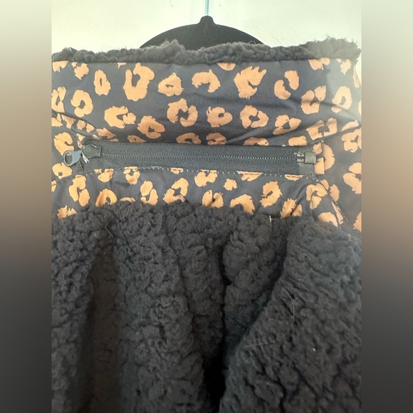 Thereabouts Girls Hooded Heavyweight Puffer Jacket NWT Multiple Sizes Available - Picture 8 of 11